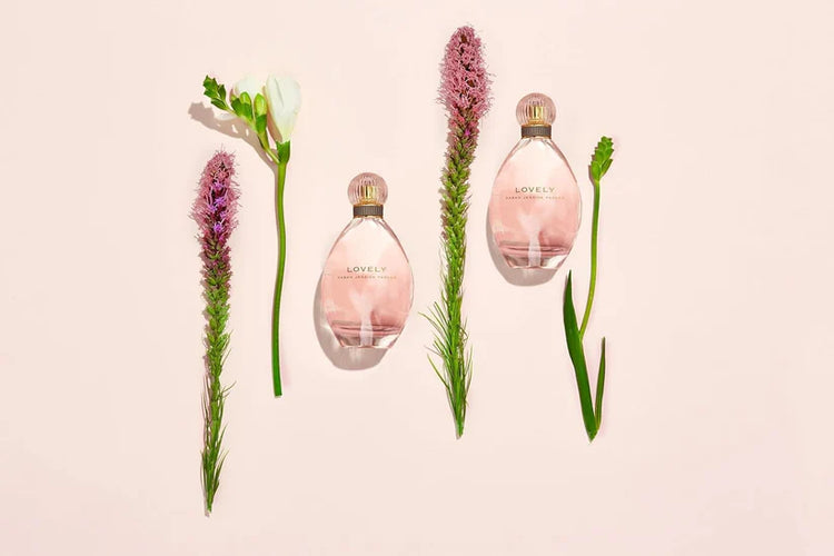 Sarah Jessica Parker Lovely Eau de Parfum for Women 50ml Spray, Delicate Female Perfume, Fragrance For Women, Women's Eau de Perfume for Travel, Womens Perfumes - Genuine SJP Perfume for Women